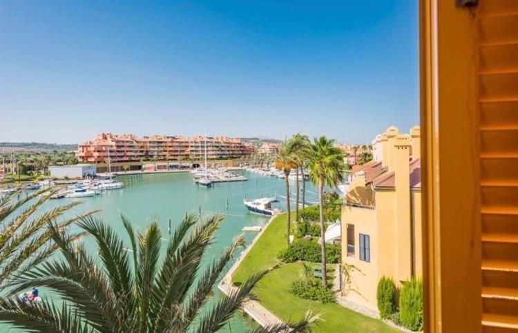 Apartamento con piscina ,playa con vistas panorámicas en la Marina de Sotogrande San Roque (Andalucia) Exterior foto