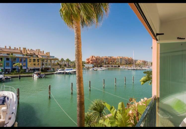 Apartamento con piscina ,playa con vistas panorámicas en la Marina de Sotogrande San Roque (Andalucia) Exterior foto